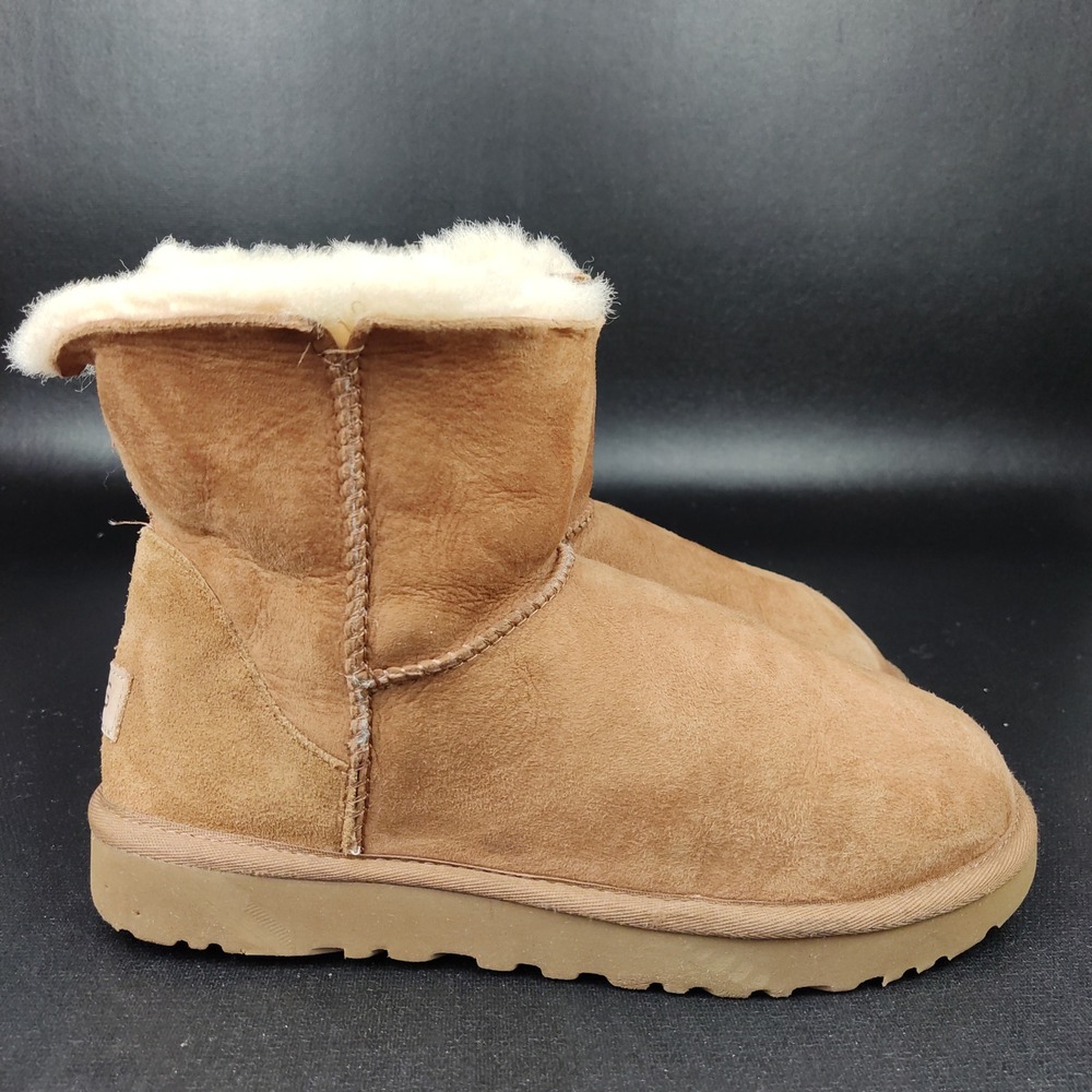 UGG Boots Women 8 Chestnut Classic Short Suede Sheepskin Winter Boot